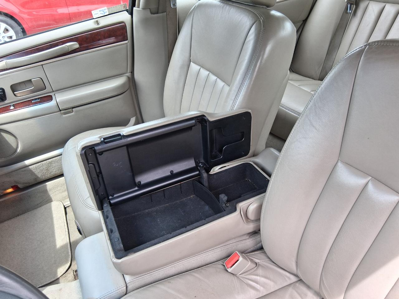 Lincoln Town Car Signature 2003