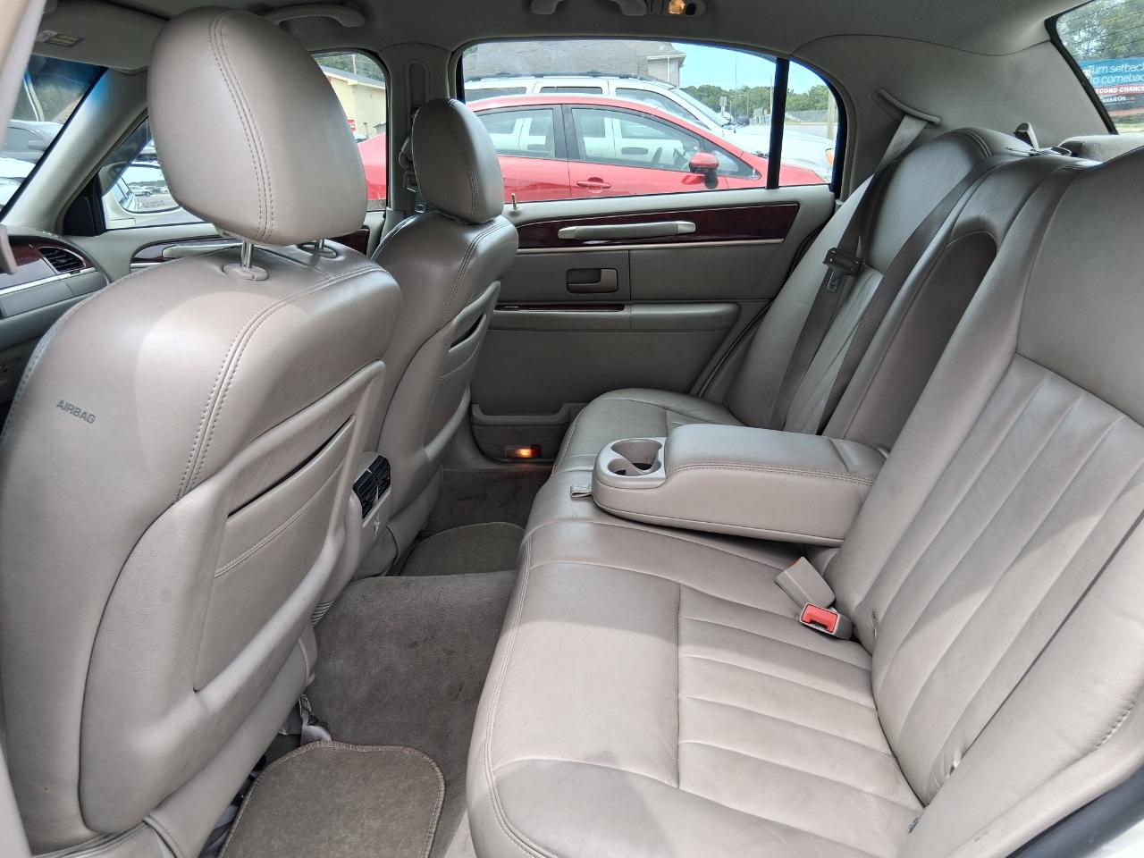 Lincoln Town Car Signature 2003