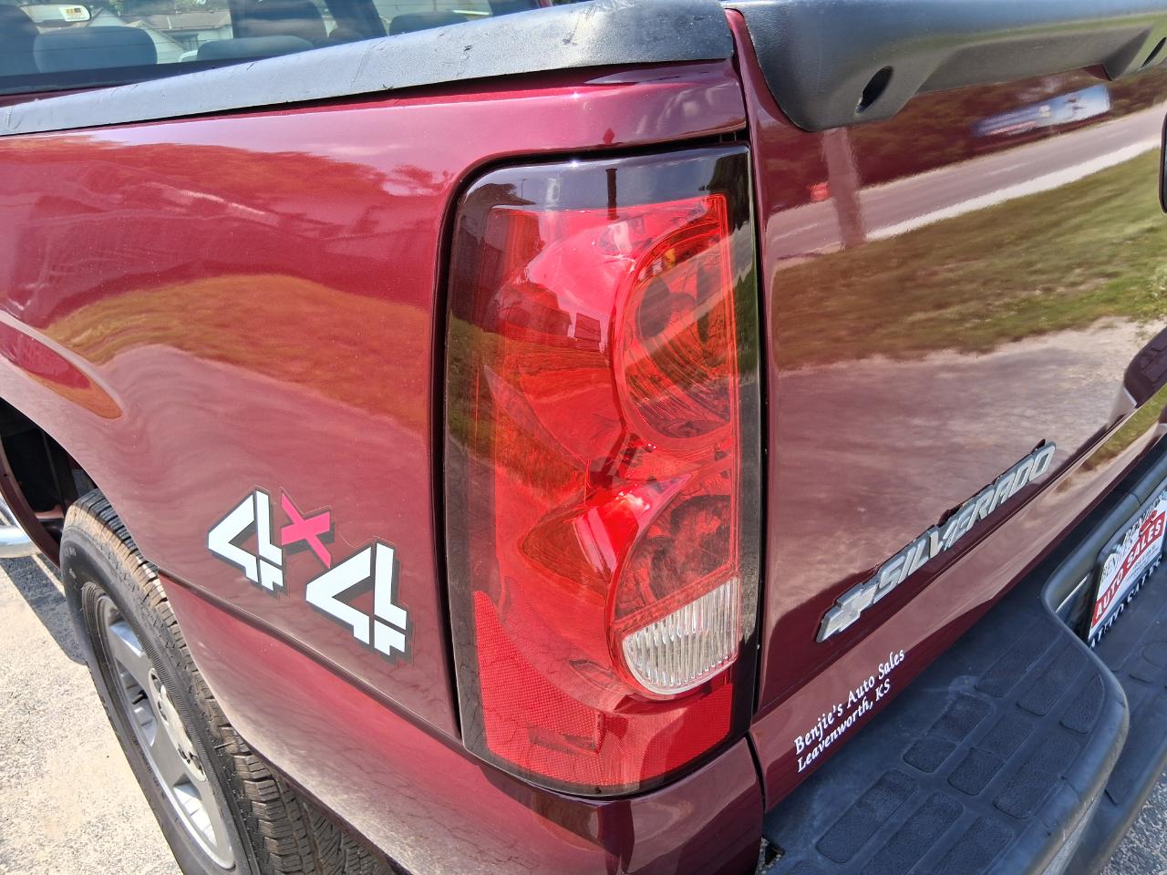 Chevrolet Silverado 1500 LT Crew Cab 4WD 2005