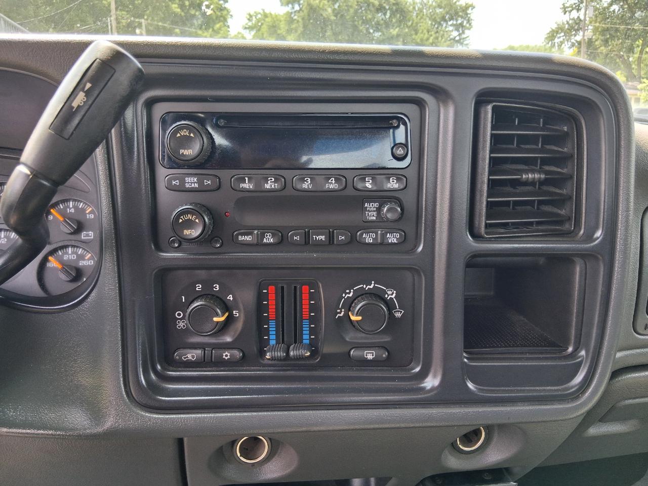 Chevrolet Silverado 1500 LT Crew Cab 4WD 2005
