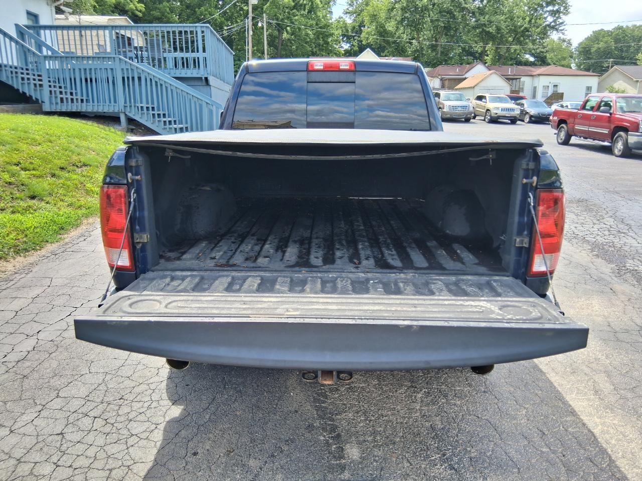 RAM 1500 Laramie Quad Cab 4WD 2012