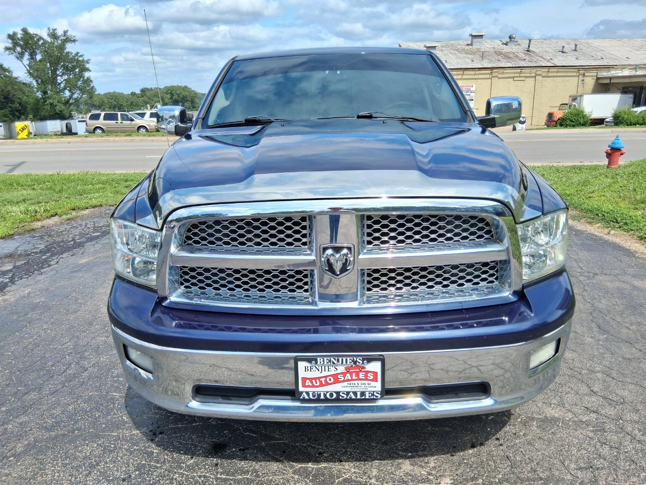 RAM 1500 Laramie Quad Cab 4WD 2012