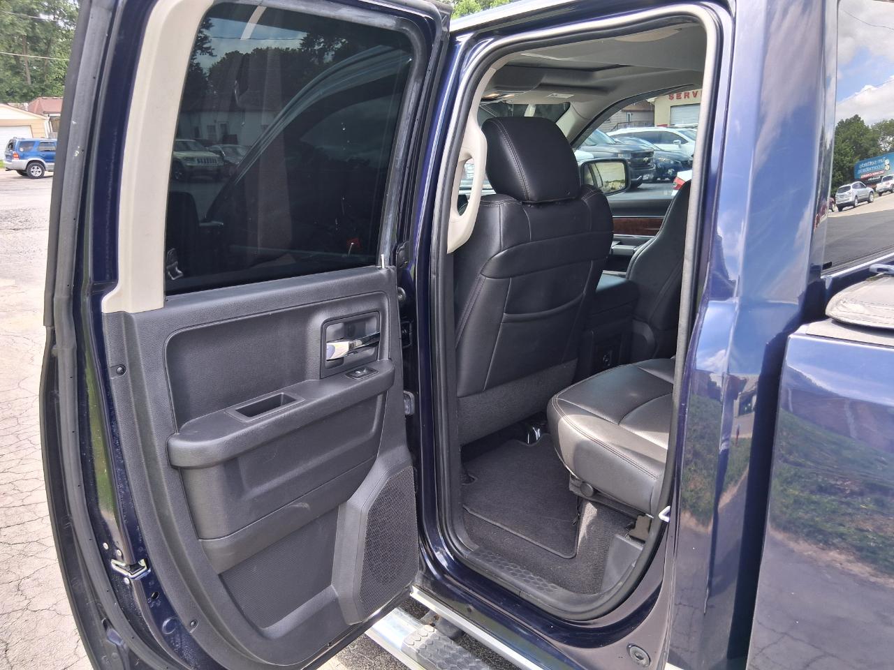 RAM 1500 Laramie Quad Cab 4WD 2012