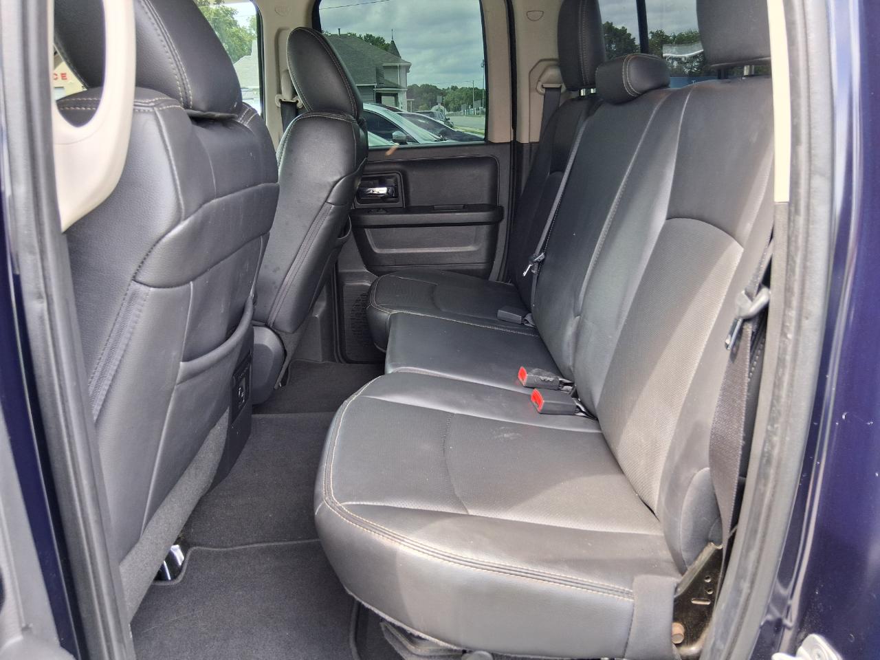 RAM 1500 Laramie Quad Cab 4WD 2012