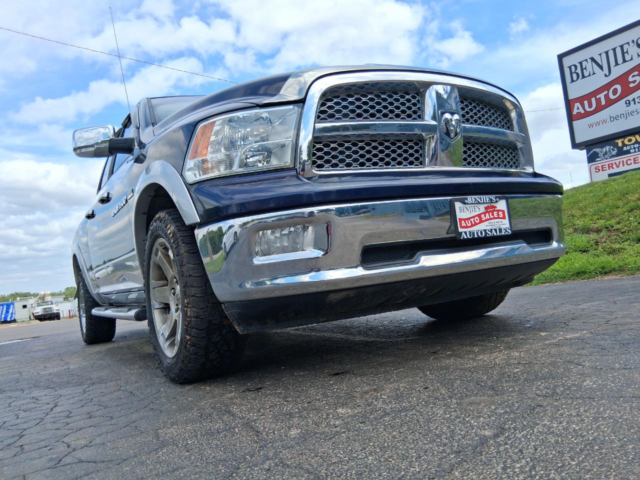 RAM 1500 Laramie Quad Cab 4WD 2012