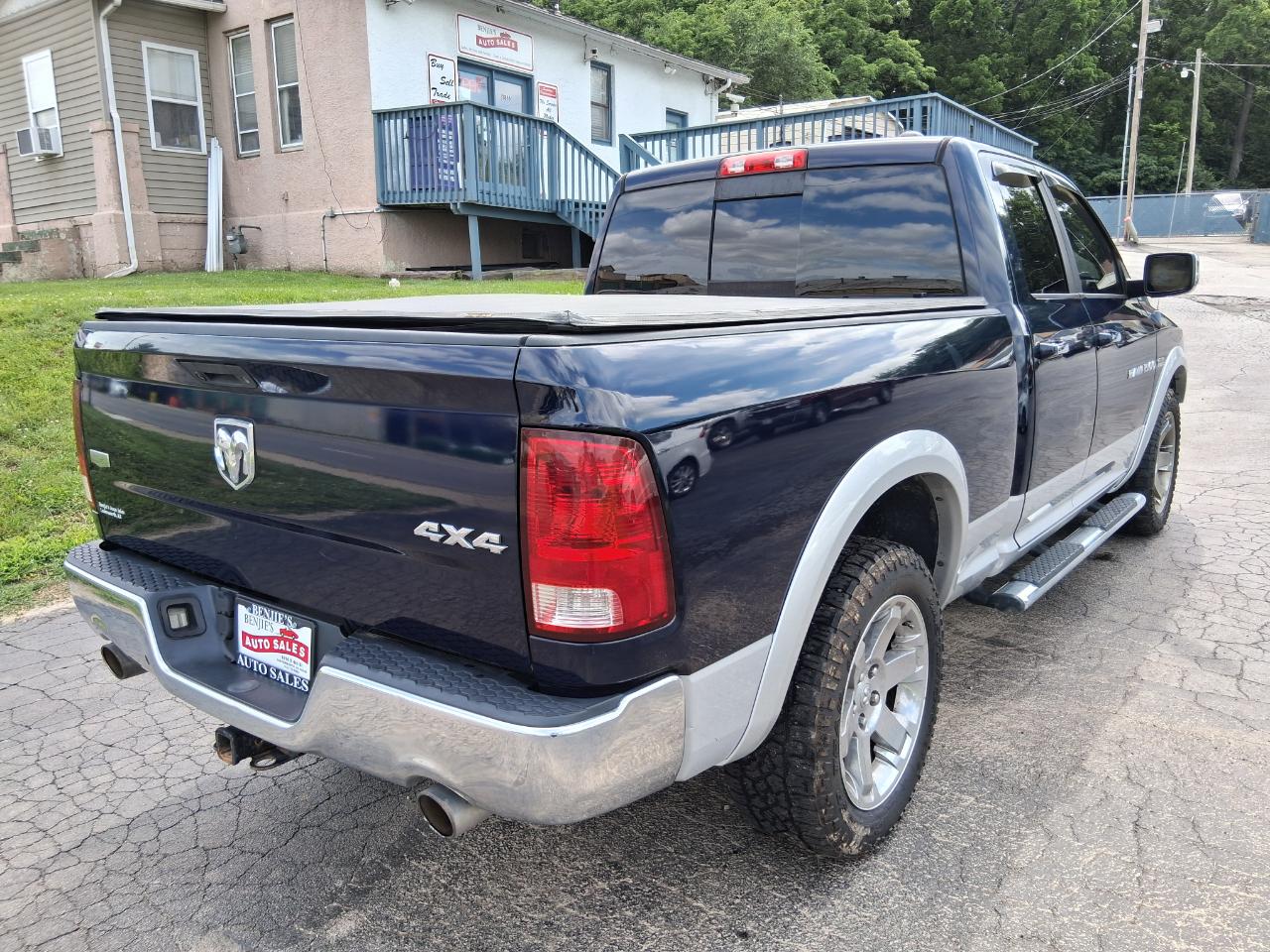 RAM 1500 Laramie Quad Cab 4WD 2012