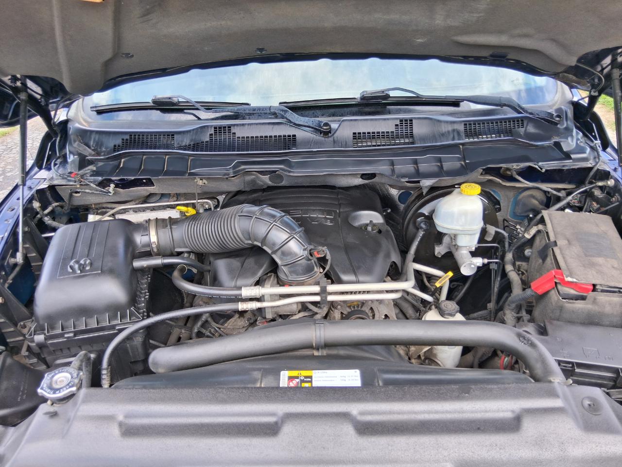 RAM 1500 Laramie Quad Cab 4WD 2012
