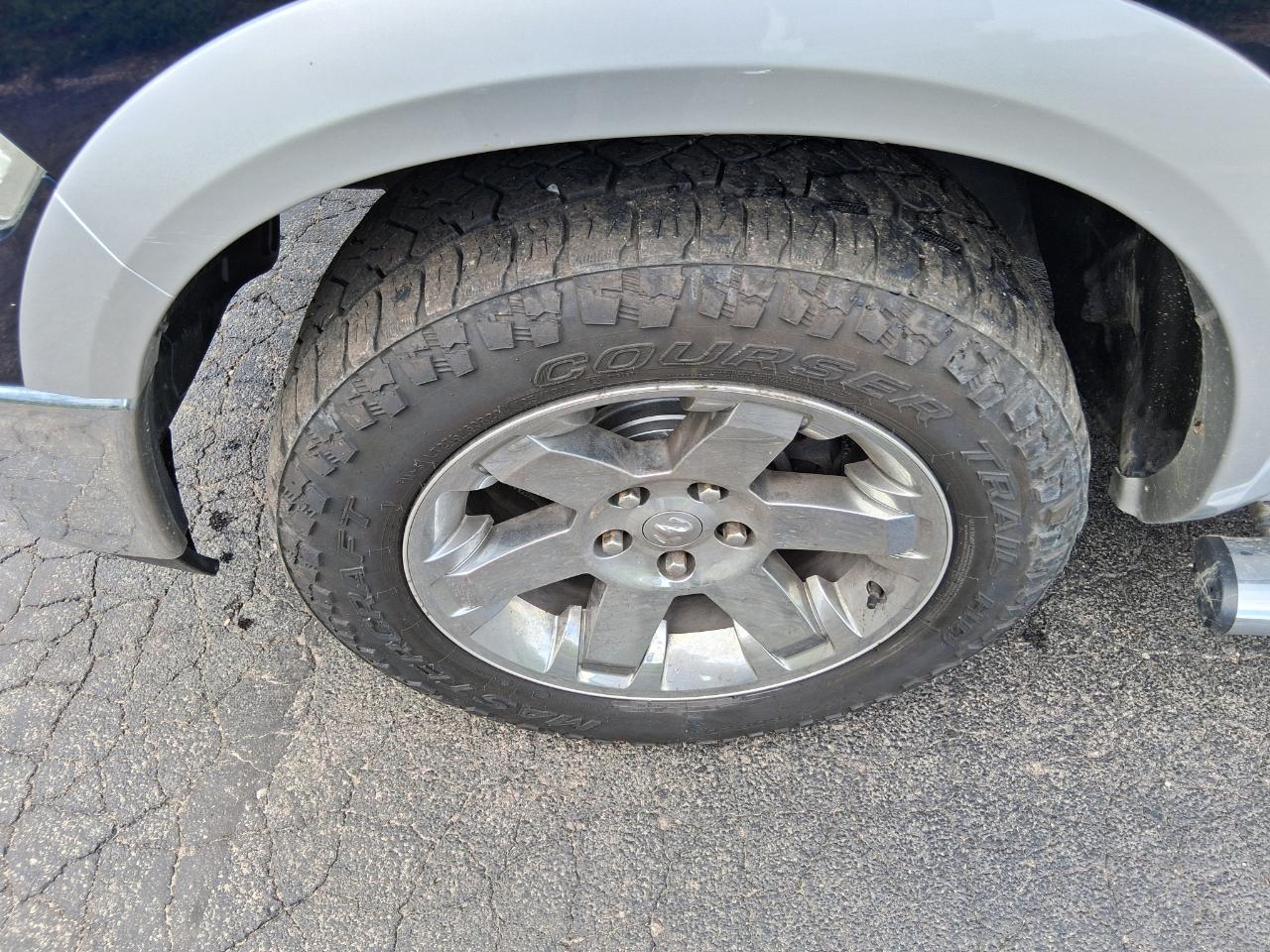 RAM 1500 Laramie Quad Cab 4WD 2012