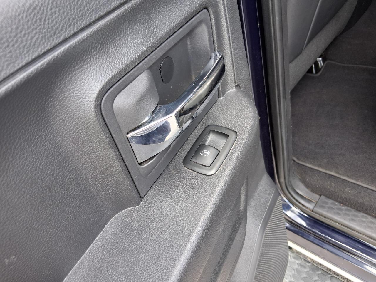 RAM 1500 Laramie Quad Cab 4WD 2012