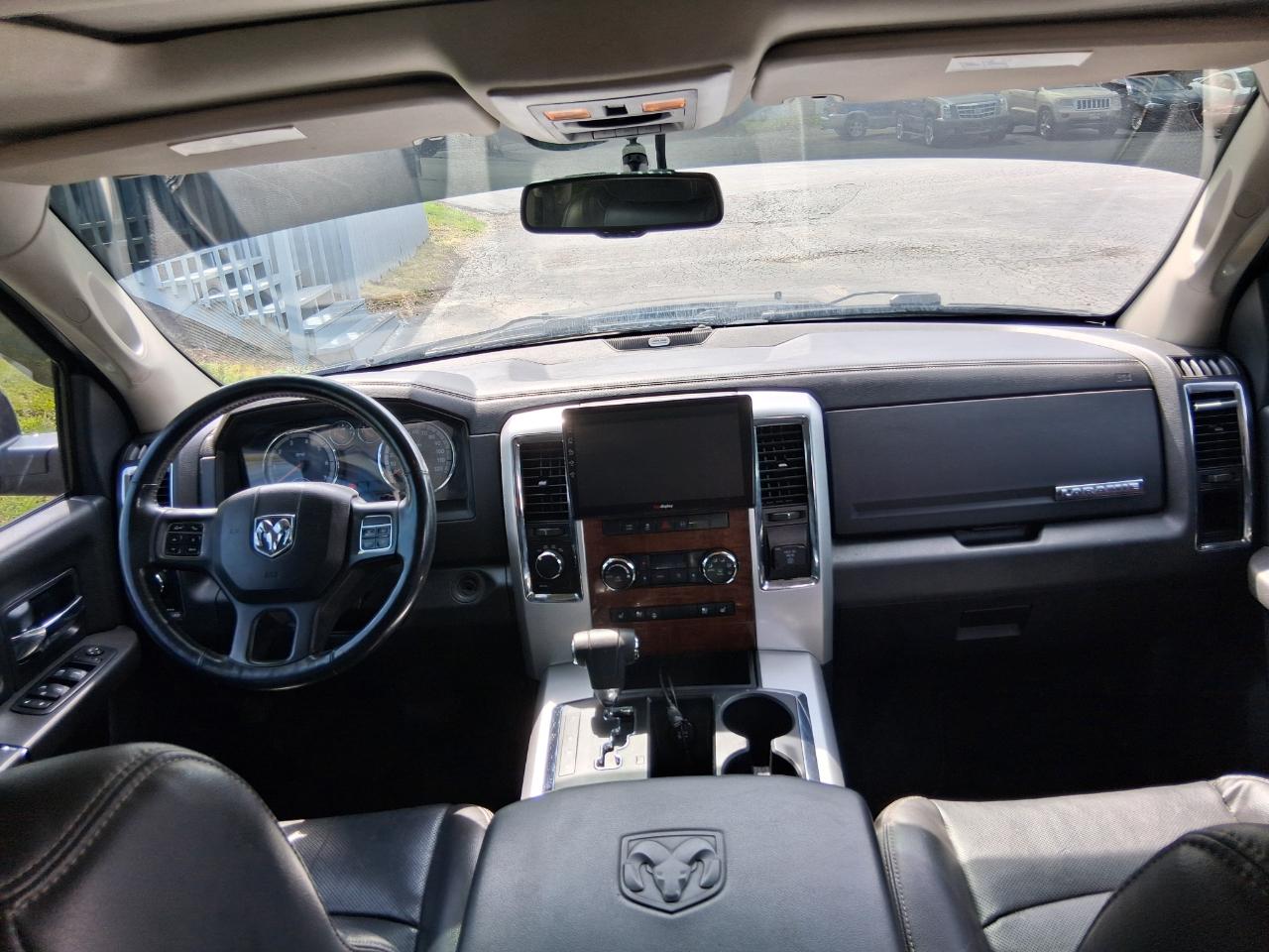 RAM 1500 Laramie Quad Cab 4WD 2012