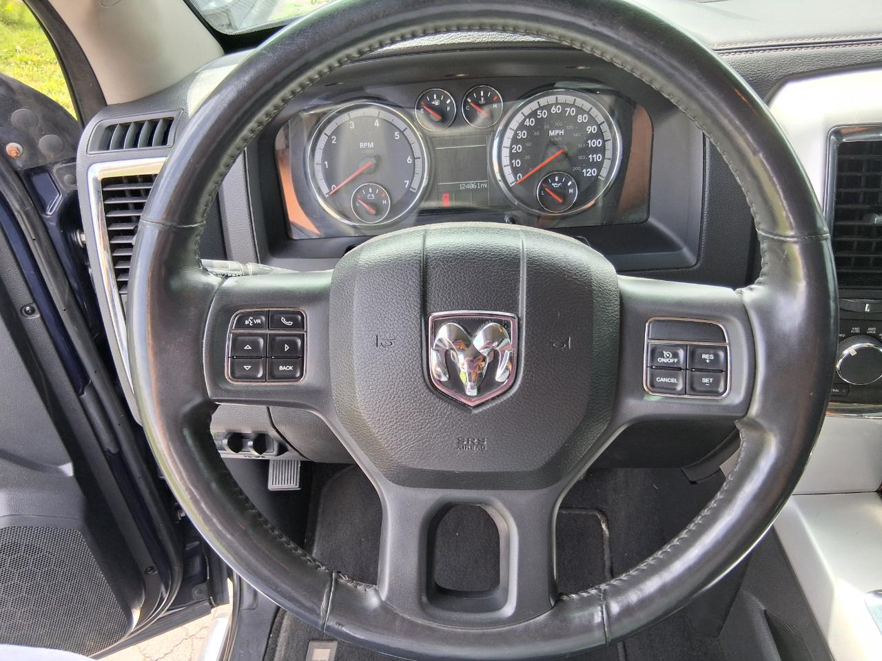 RAM 1500 Laramie Quad Cab 4WD 2012