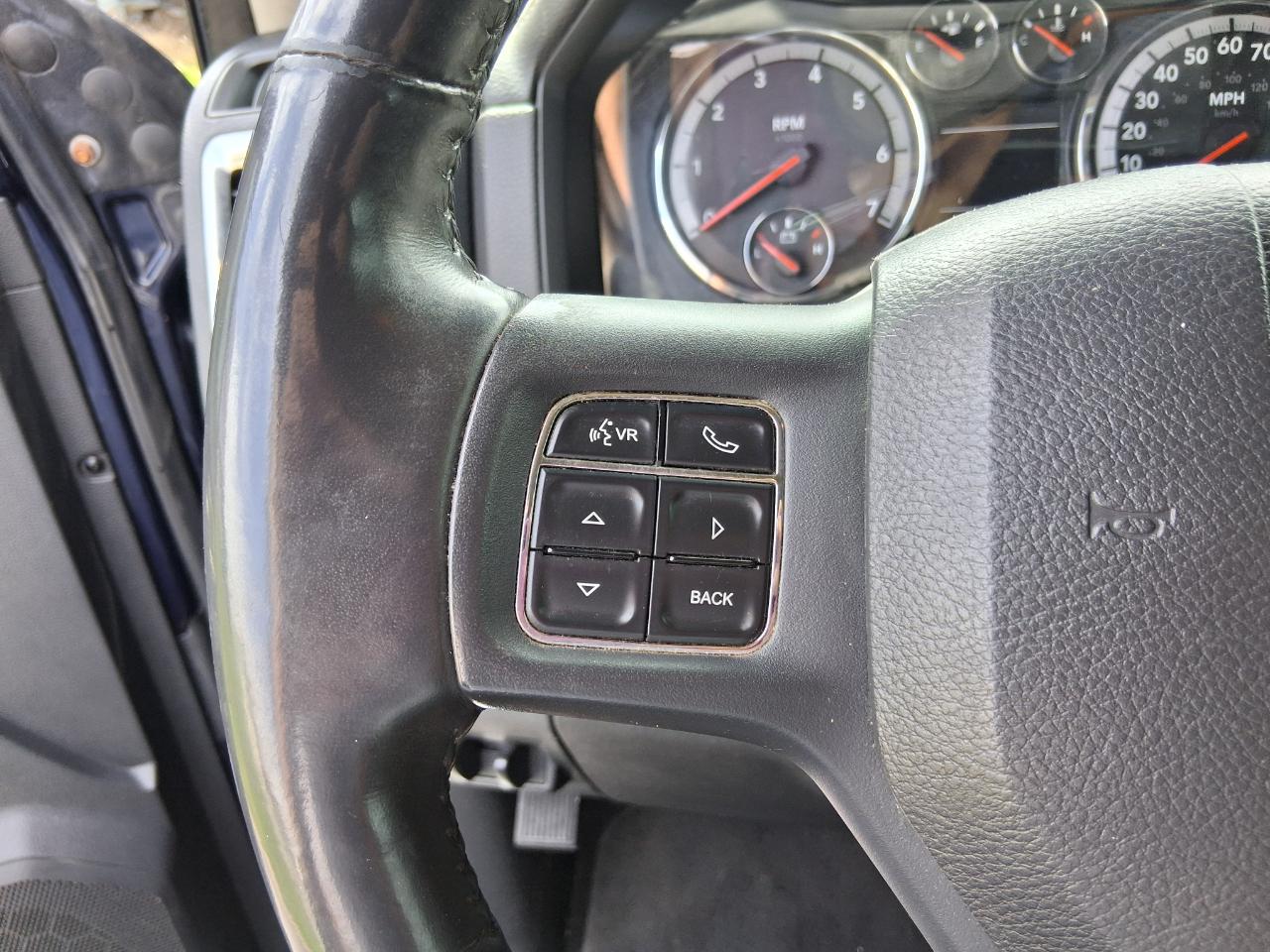 RAM 1500 Laramie Quad Cab 4WD 2012