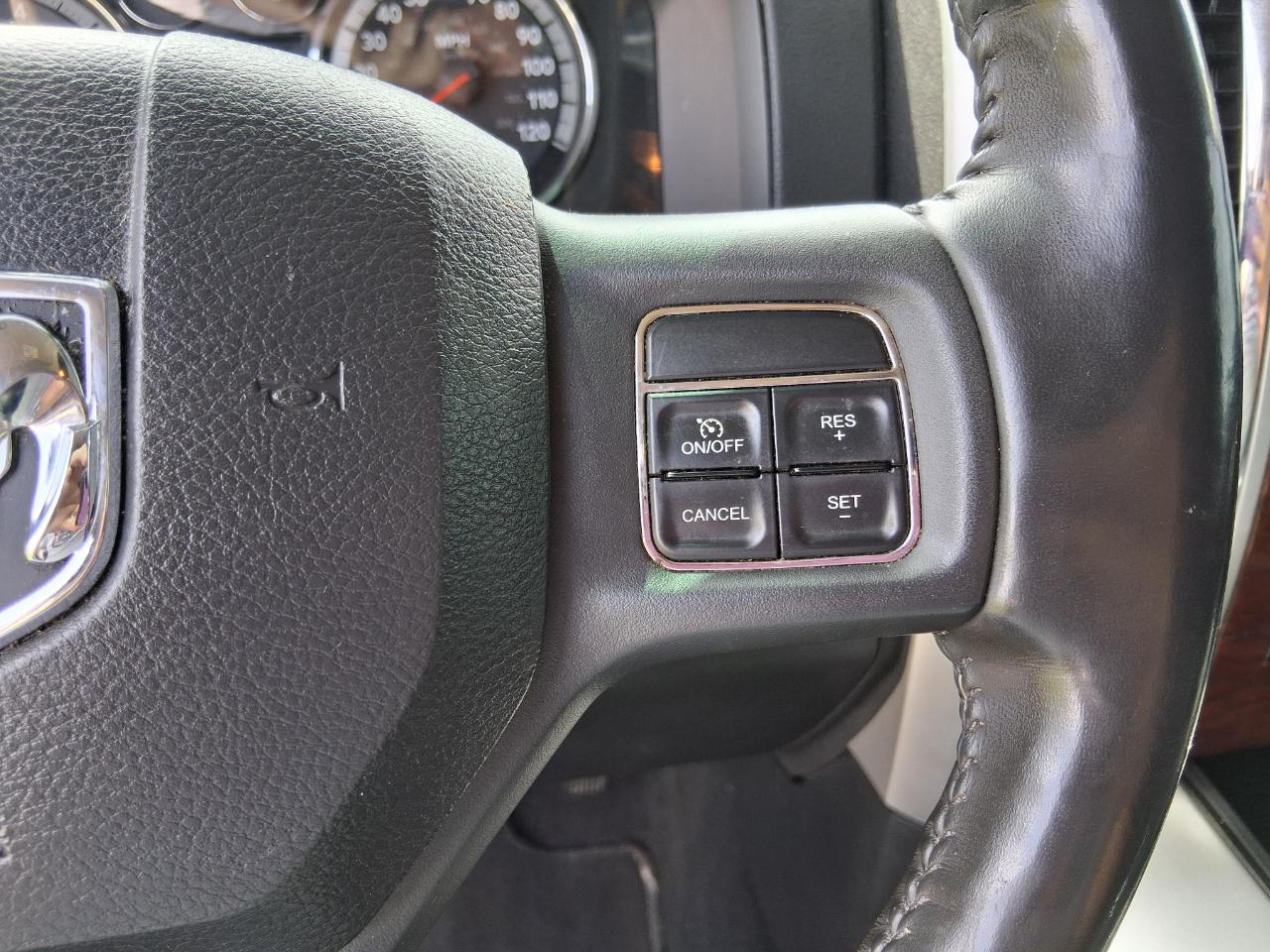RAM 1500 Laramie Quad Cab 4WD 2012