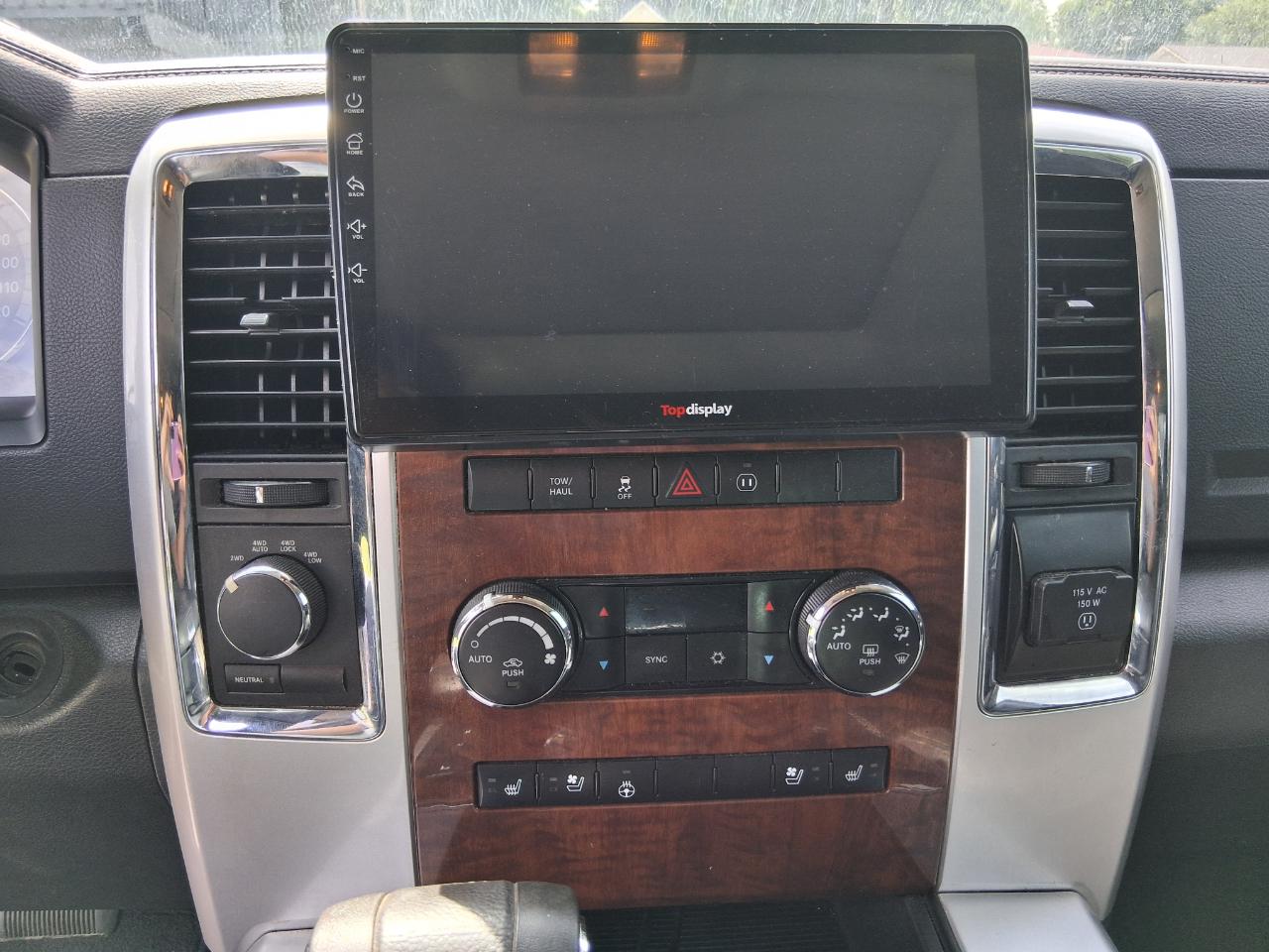 RAM 1500 Laramie Quad Cab 4WD 2012