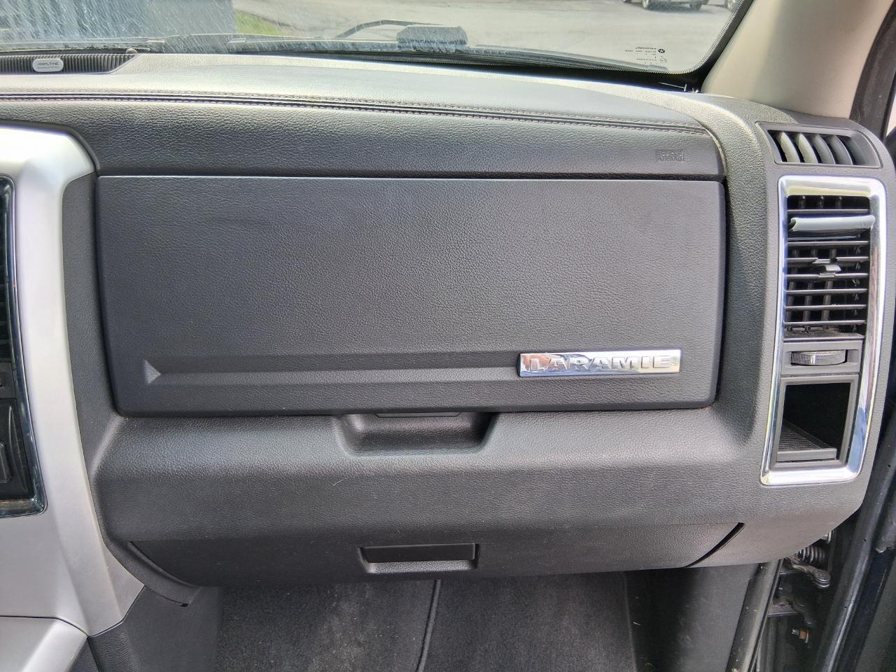 RAM 1500 Laramie Quad Cab 4WD 2012
