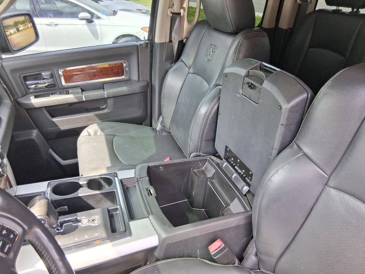 RAM 1500 Laramie Quad Cab 4WD 2012