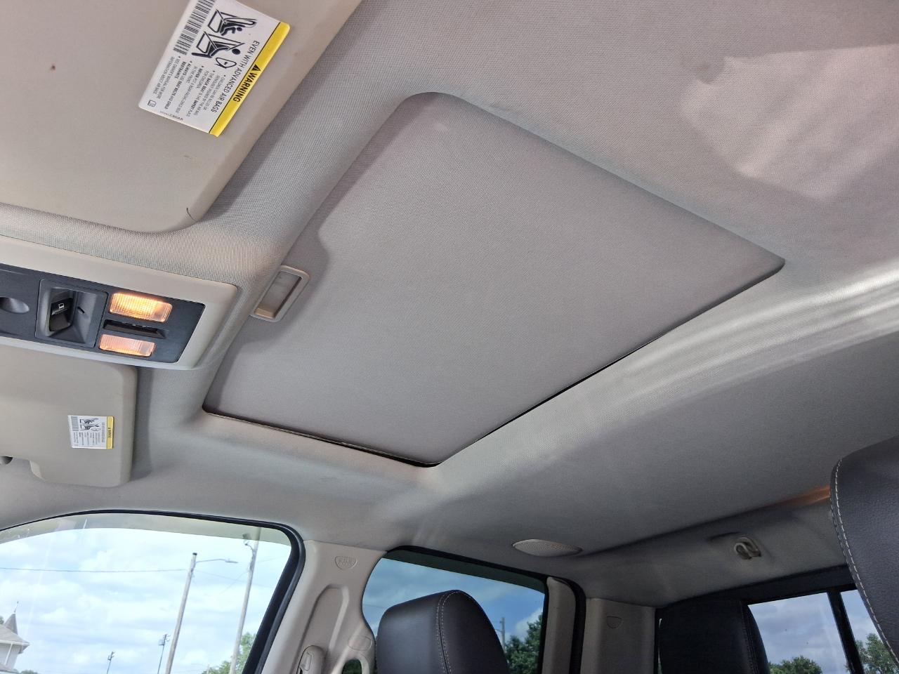 RAM 1500 Laramie Quad Cab 4WD 2012