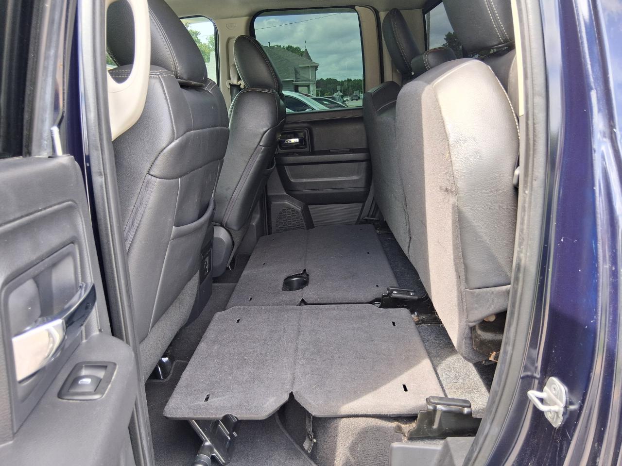 RAM 1500 Laramie Quad Cab 4WD 2012