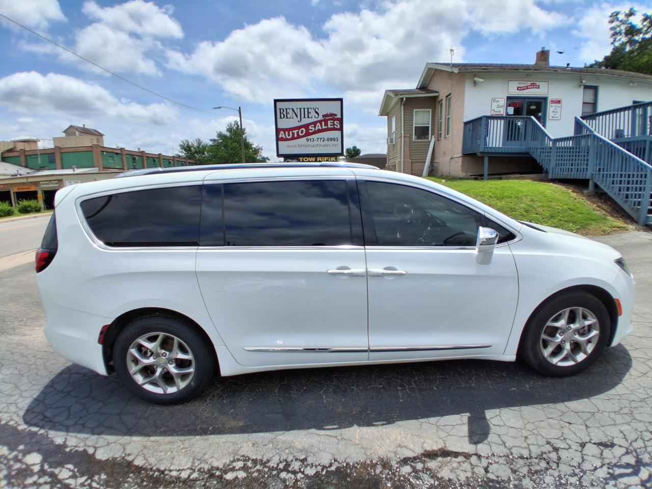 Chrysler Pacifica Limited 2018