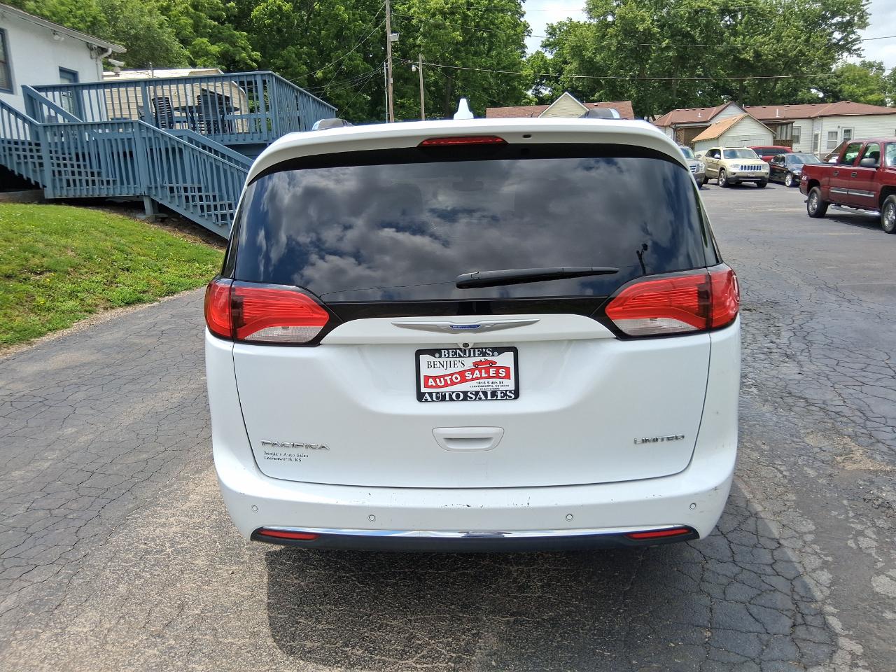 Chrysler Pacifica Limited 2018
