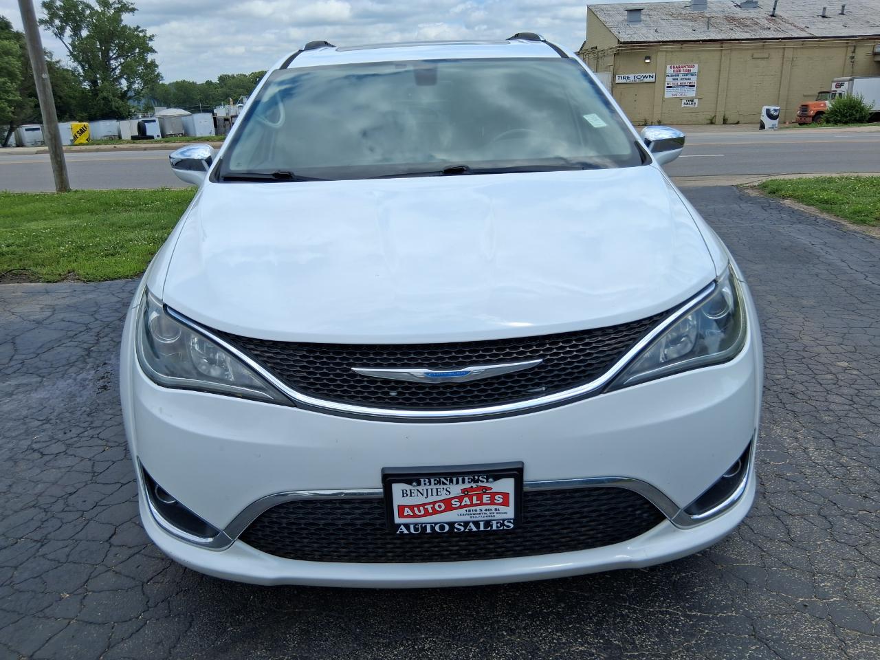 Chrysler Pacifica Limited 2018