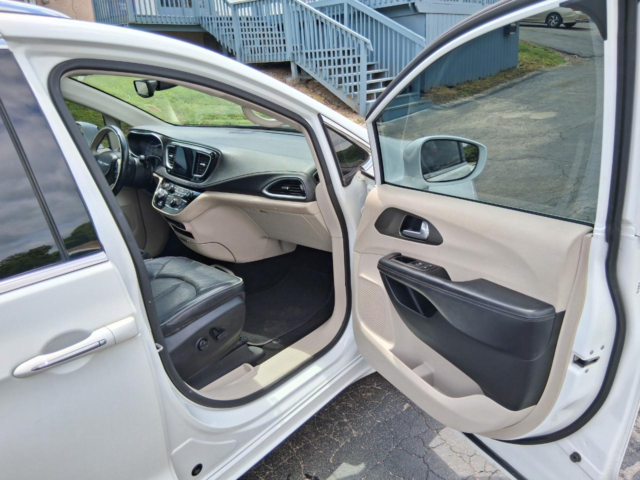 Chrysler Pacifica Limited 2018