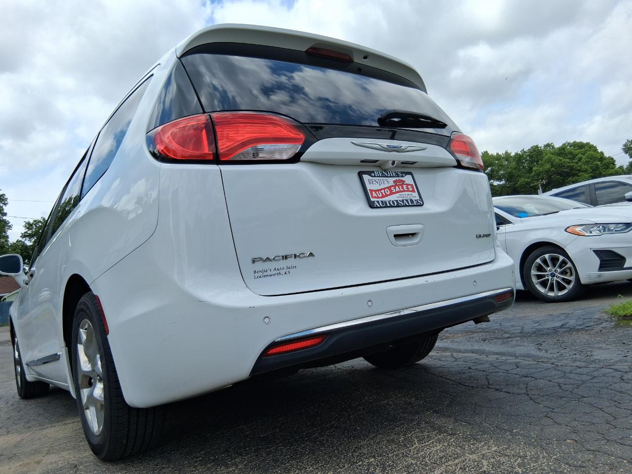 Chrysler Pacifica Limited 2018