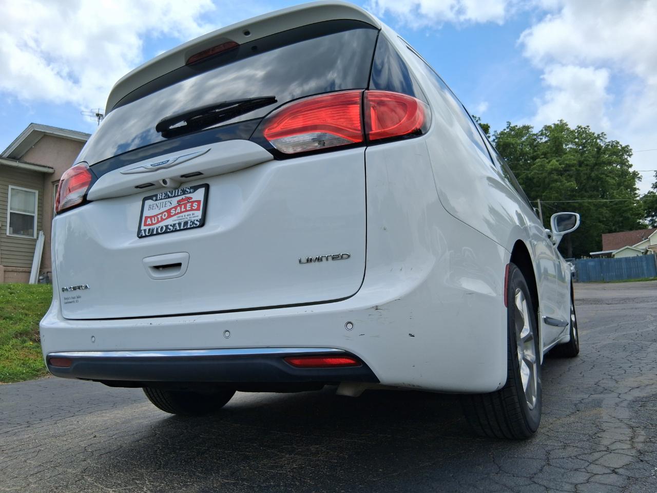 Chrysler Pacifica Limited 2018