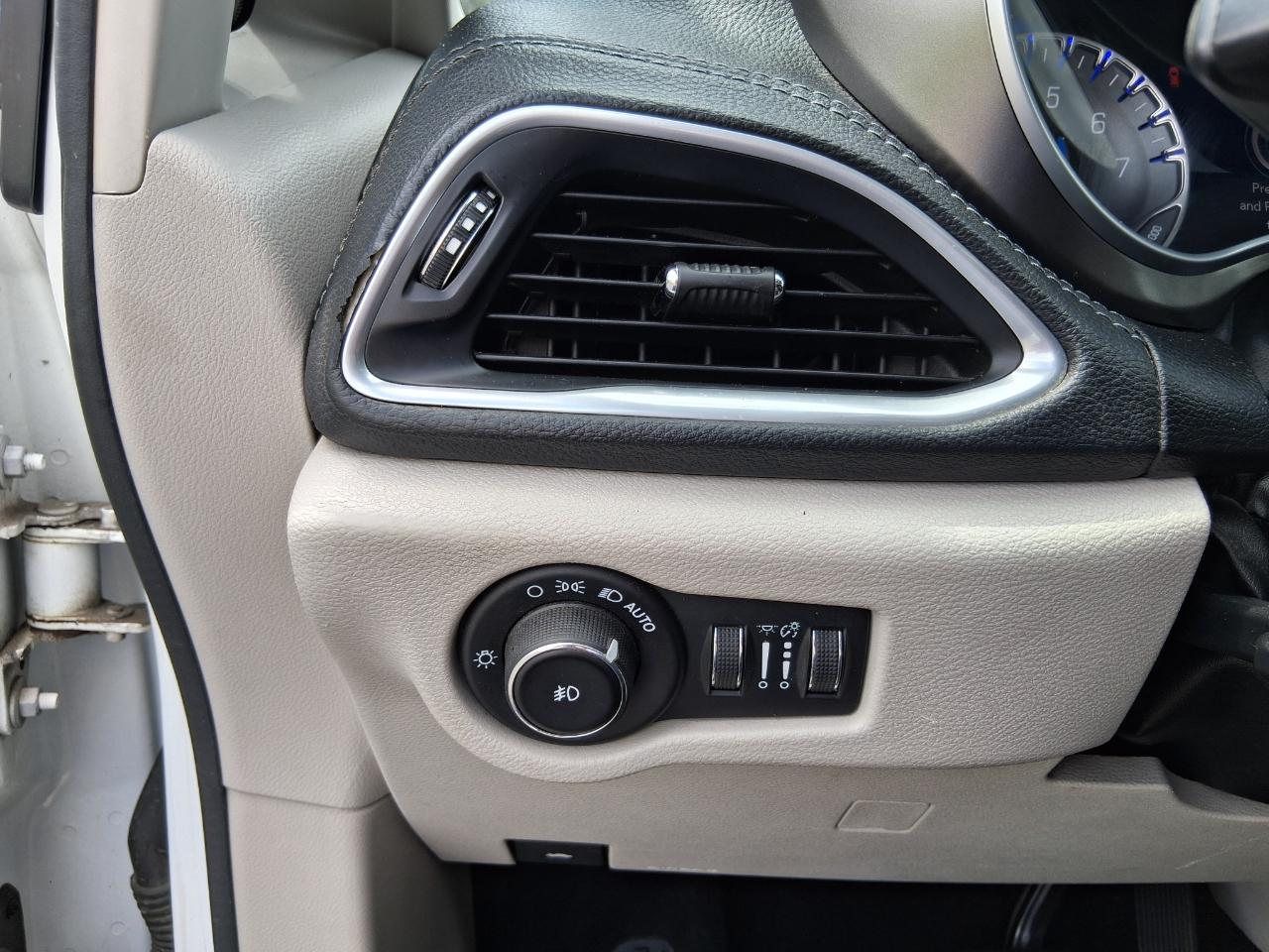 Chrysler Pacifica Limited 2018