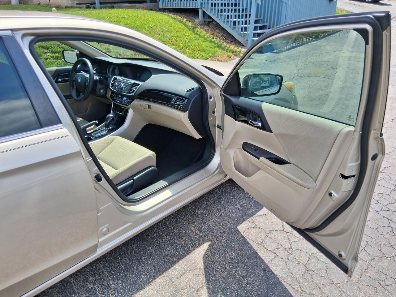 Honda Accord LX Sedan CVT 2016