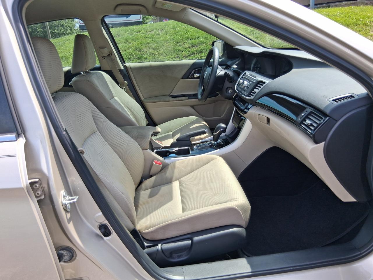 Honda Accord LX Sedan CVT 2016