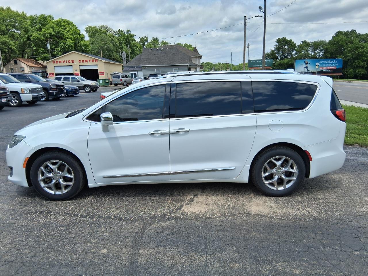 Chrysler Pacifica Limited 2018