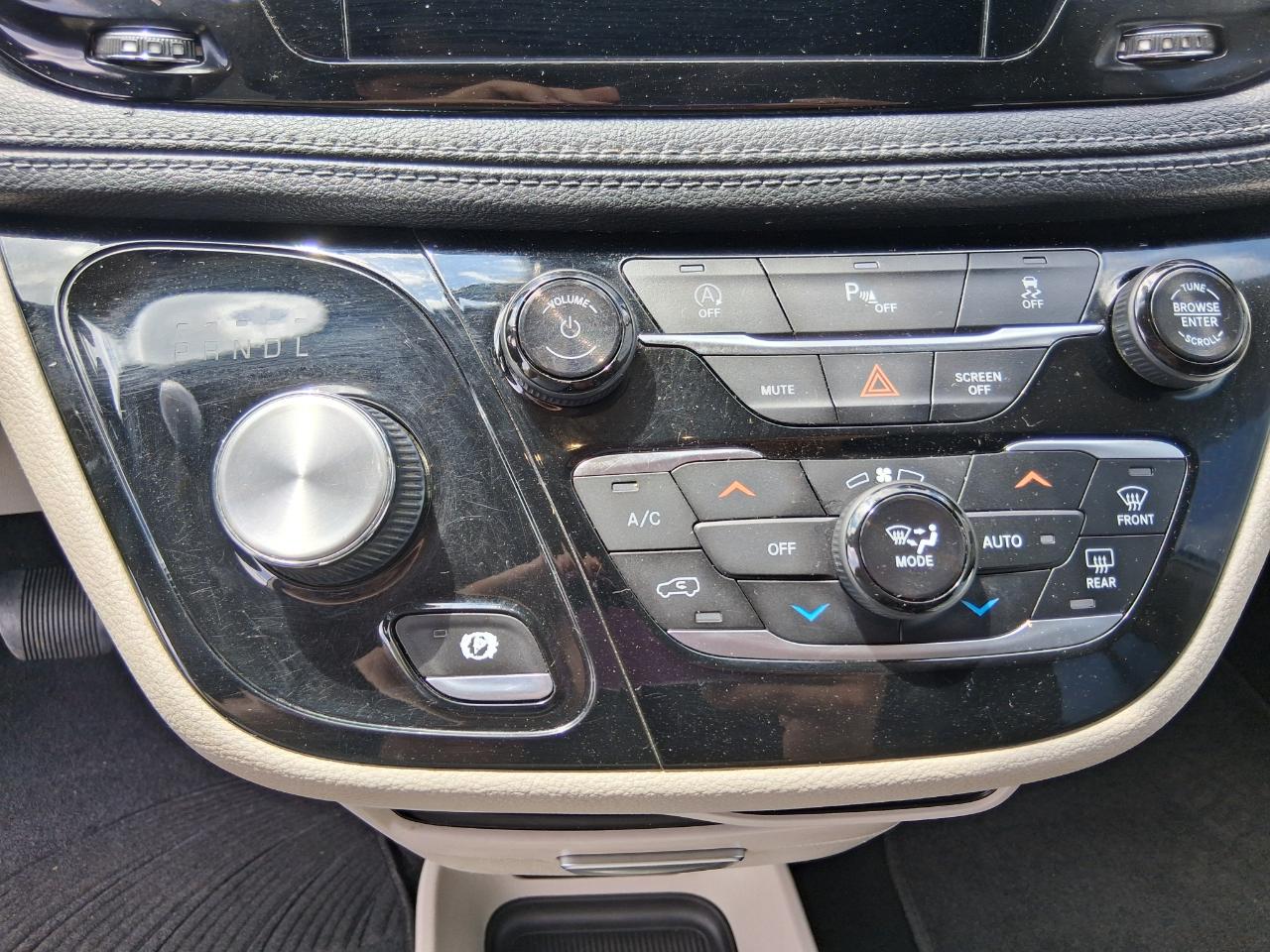 Chrysler Pacifica Limited 2018
