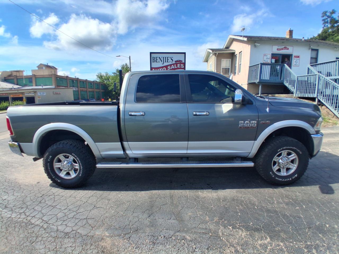 RAM 2500 Laramie Crew Cab SWB 4WD 2013