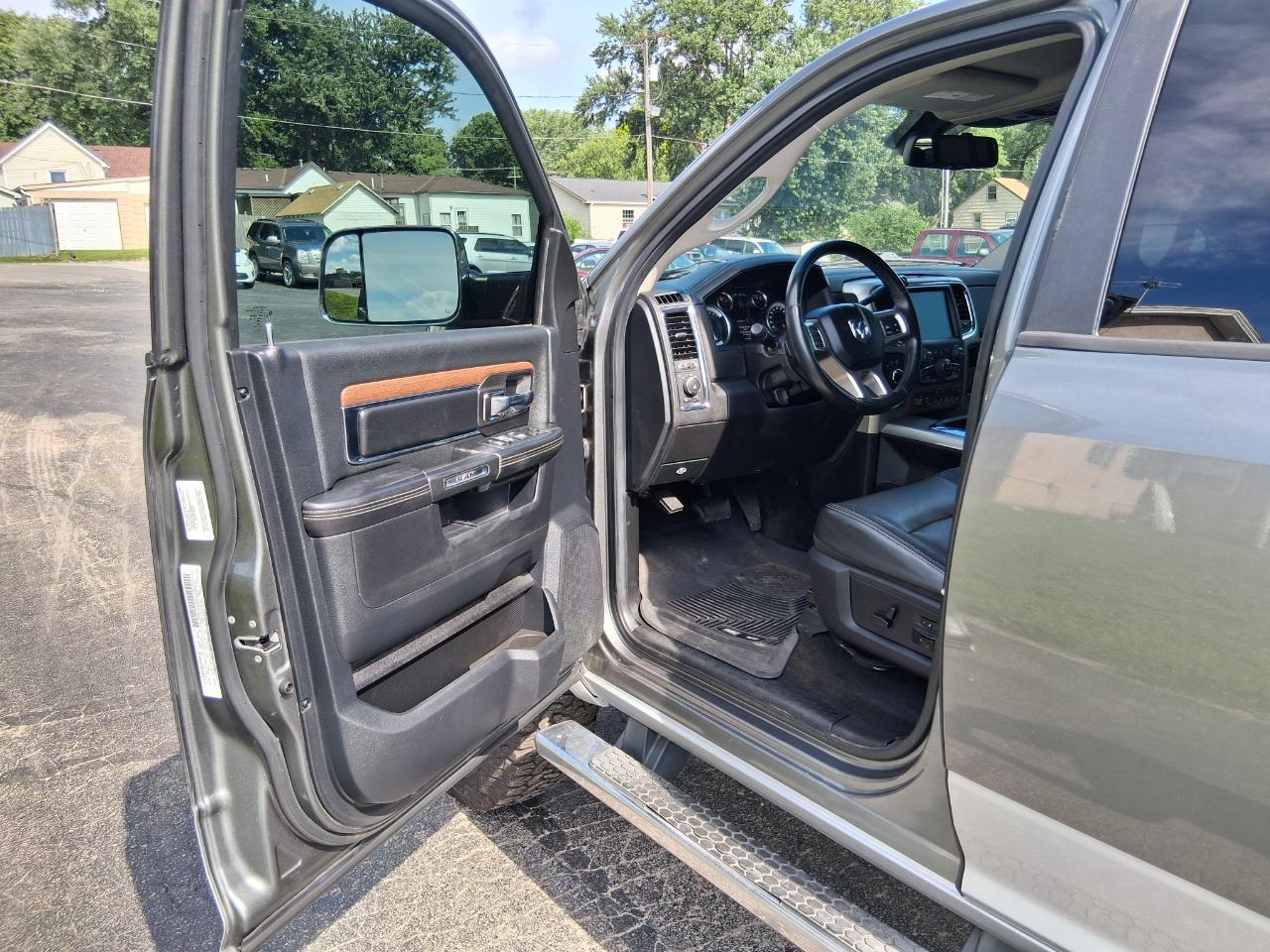 RAM 2500 Laramie Crew Cab SWB 4WD 2013