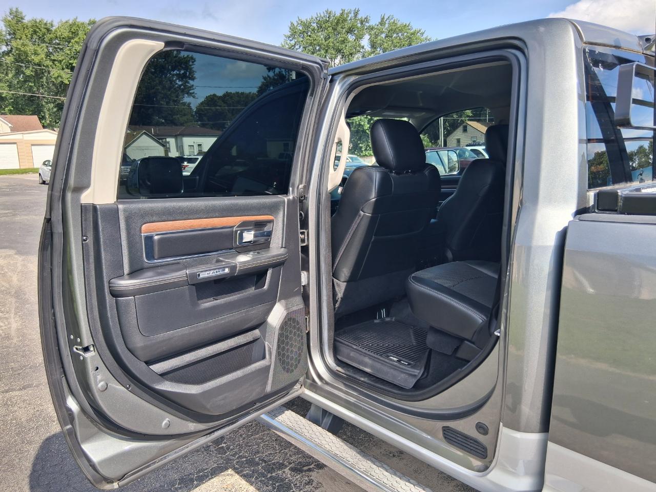 RAM 2500 Laramie Crew Cab SWB 4WD 2013