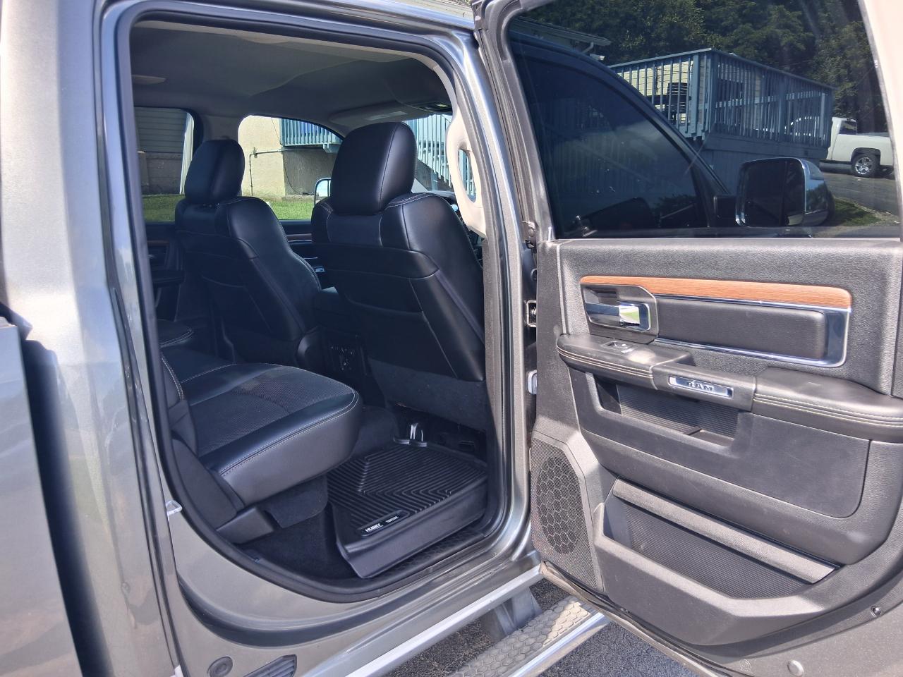 RAM 2500 Laramie Crew Cab SWB 4WD 2013