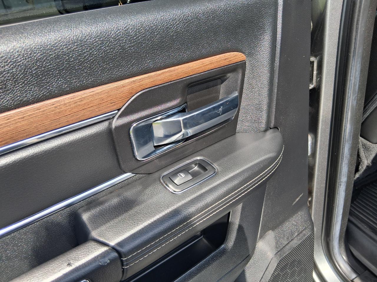 RAM 2500 Laramie Crew Cab SWB 4WD 2013