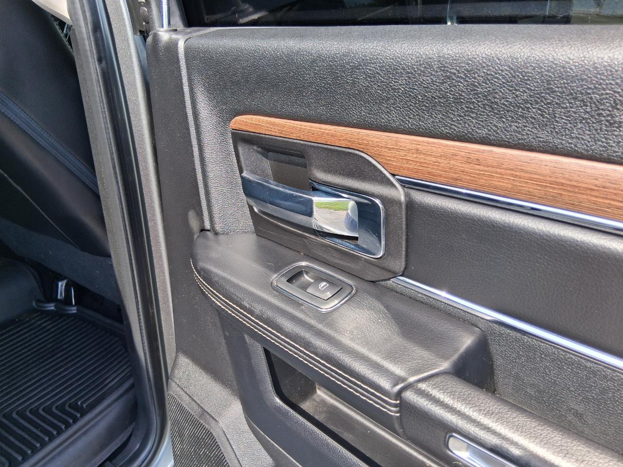 RAM 2500 Laramie Crew Cab SWB 4WD 2013