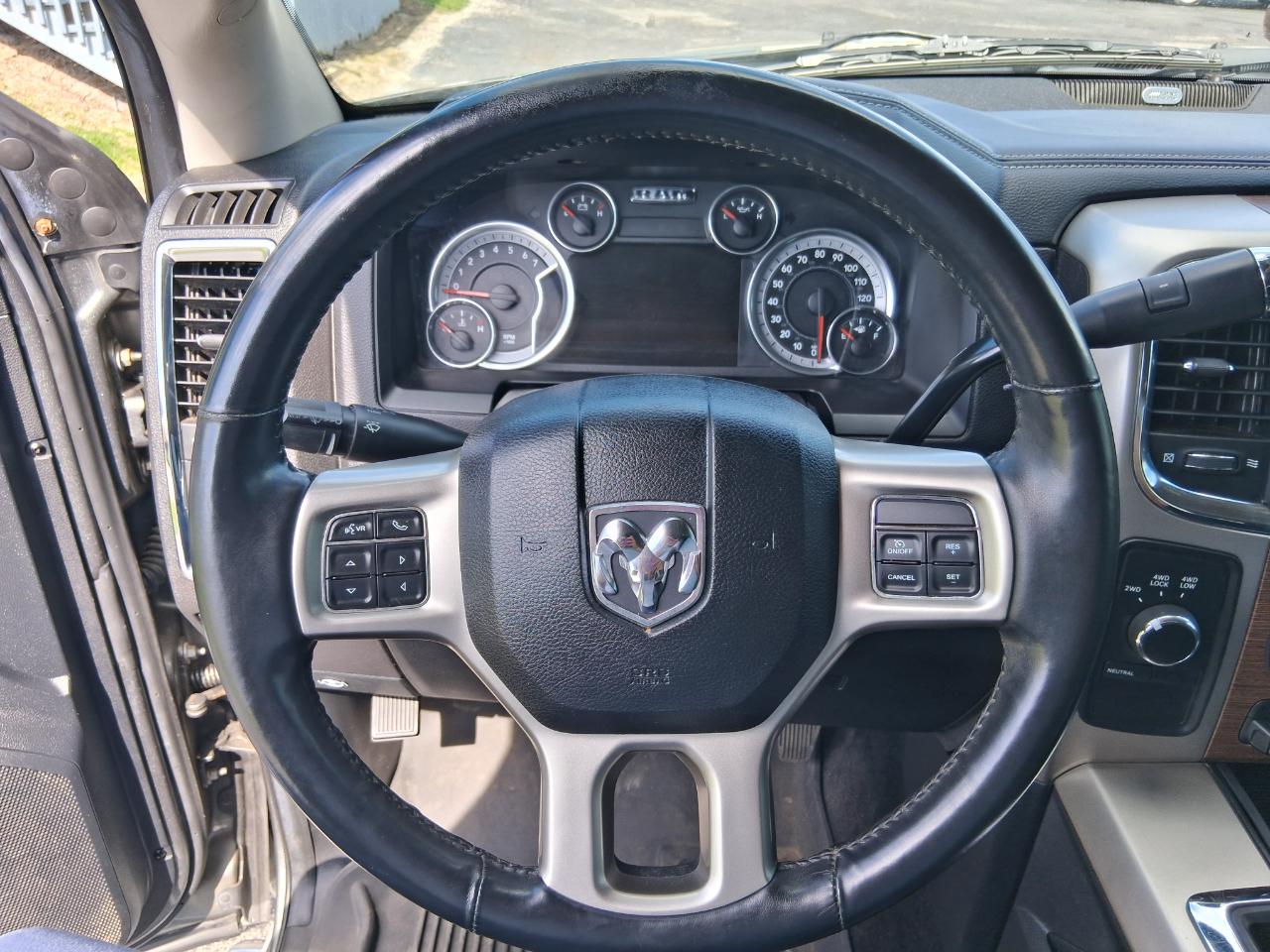 RAM 2500 Laramie Crew Cab SWB 4WD 2013