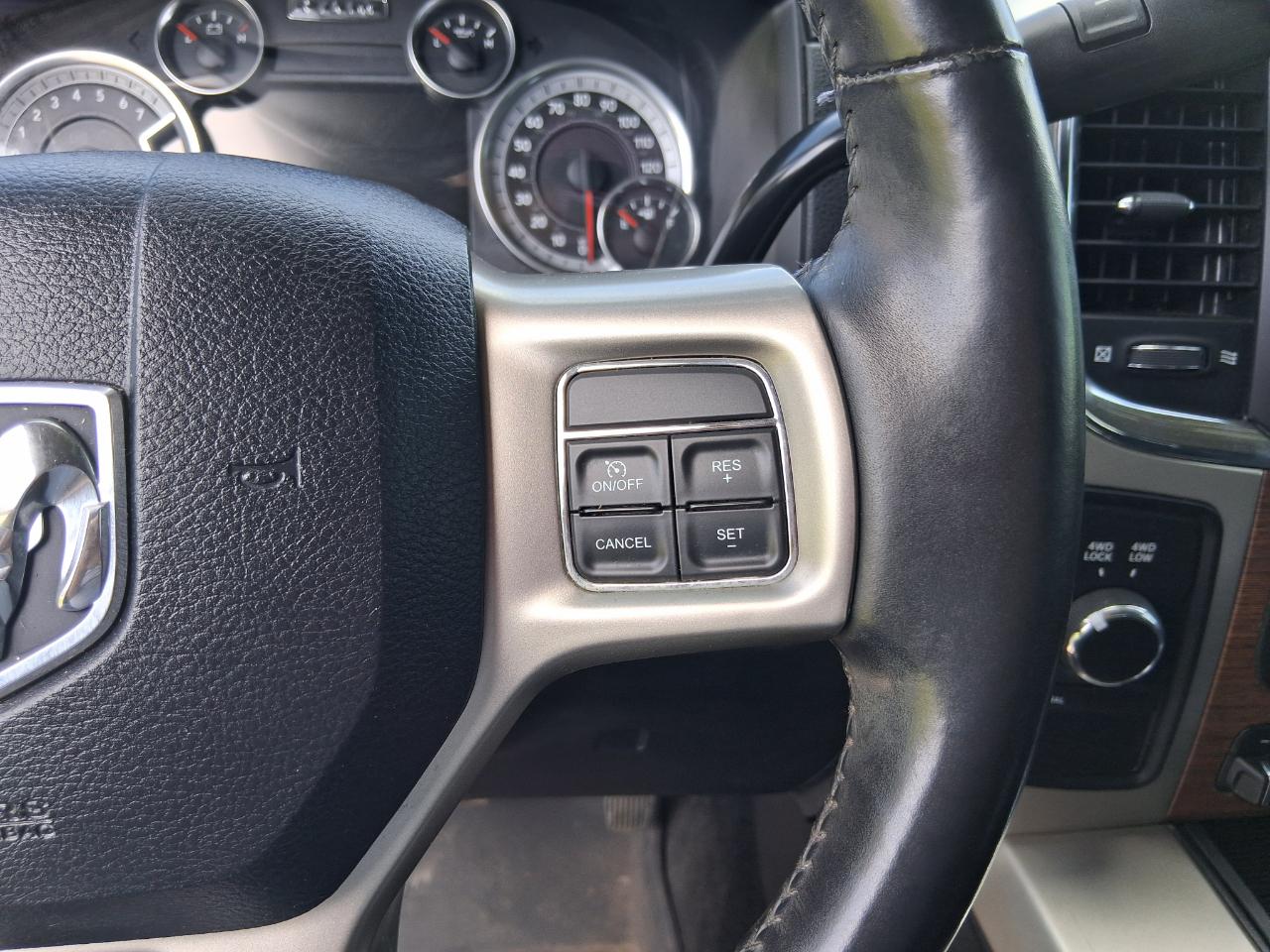 RAM 2500 Laramie Crew Cab SWB 4WD 2013