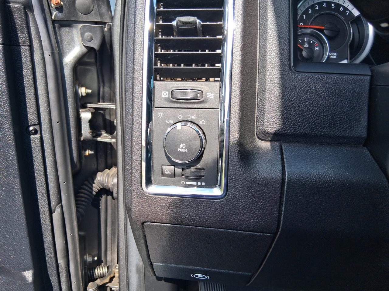 RAM 2500 Laramie Crew Cab SWB 4WD 2013