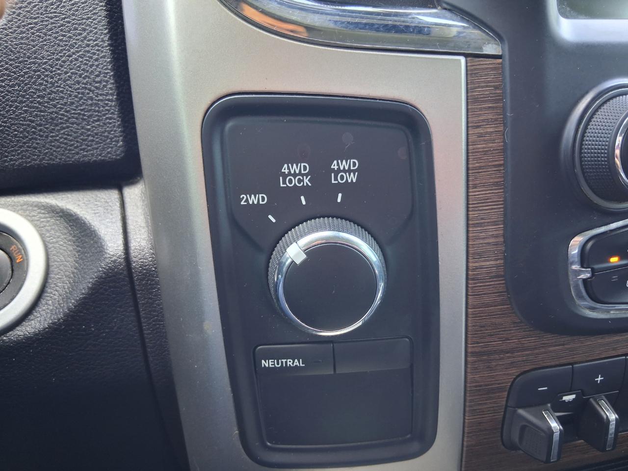 RAM 2500 Laramie Crew Cab SWB 4WD 2013