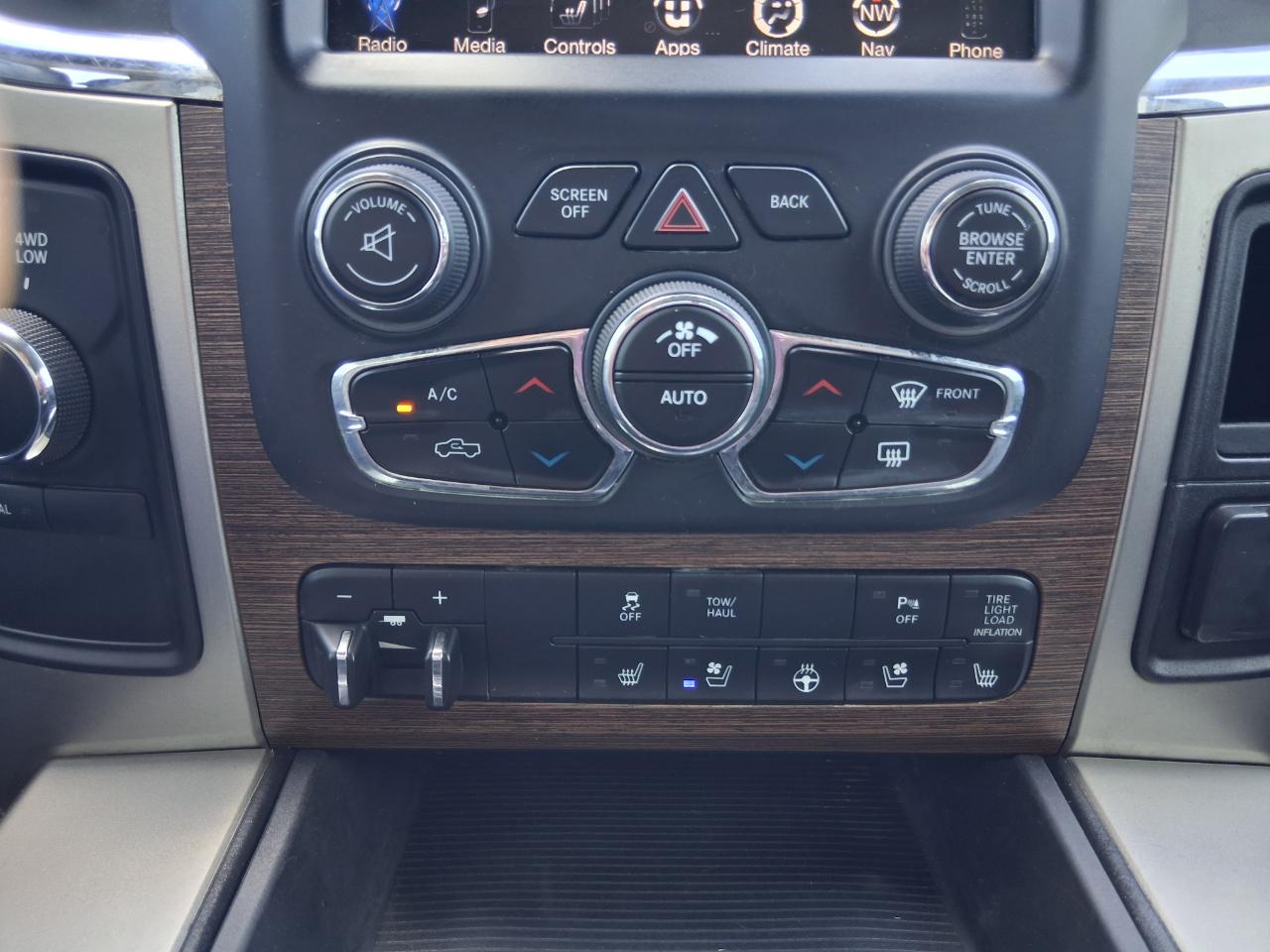RAM 2500 Laramie Crew Cab SWB 4WD 2013