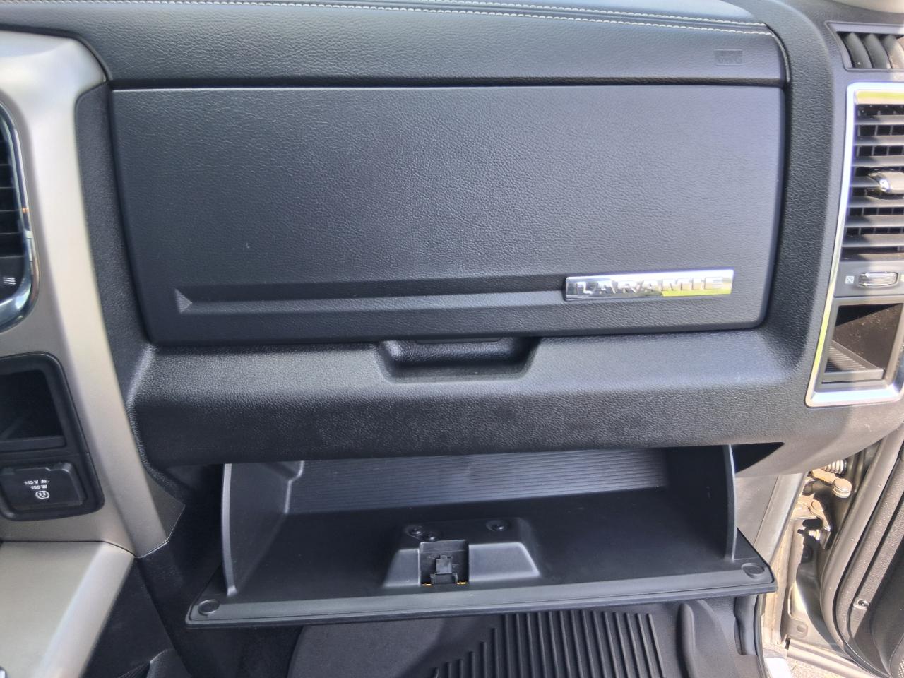 RAM 2500 Laramie Crew Cab SWB 4WD 2013