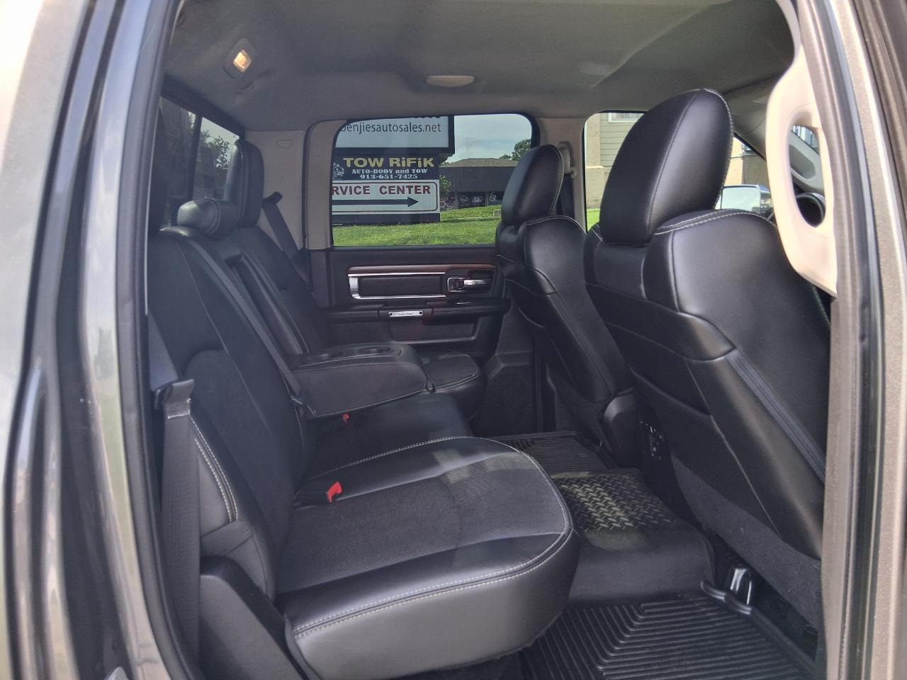 RAM 2500 Laramie Crew Cab SWB 4WD 2013