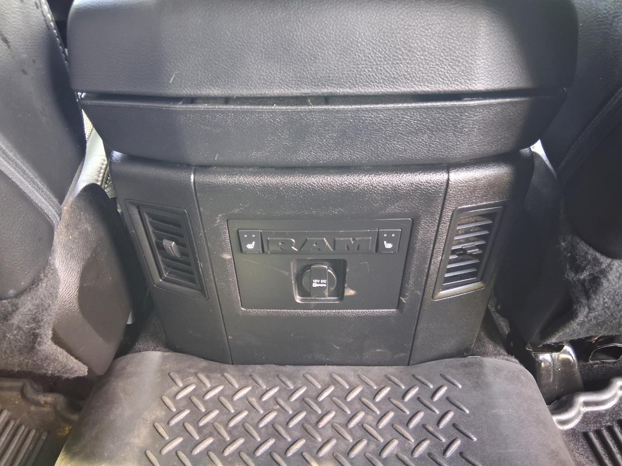 RAM 2500 Laramie Crew Cab SWB 4WD 2013