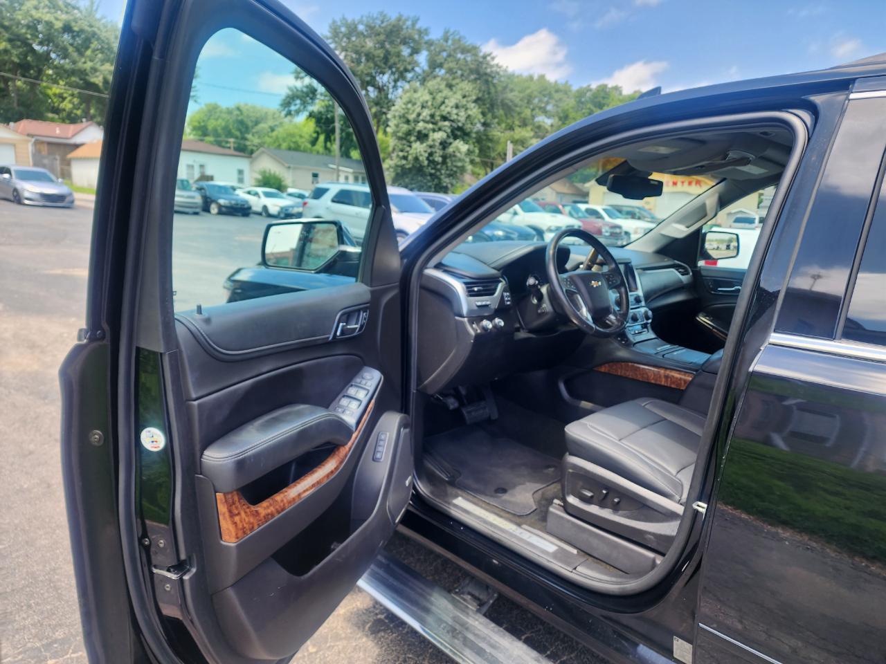Chevrolet Suburban Premier 4WD 2017