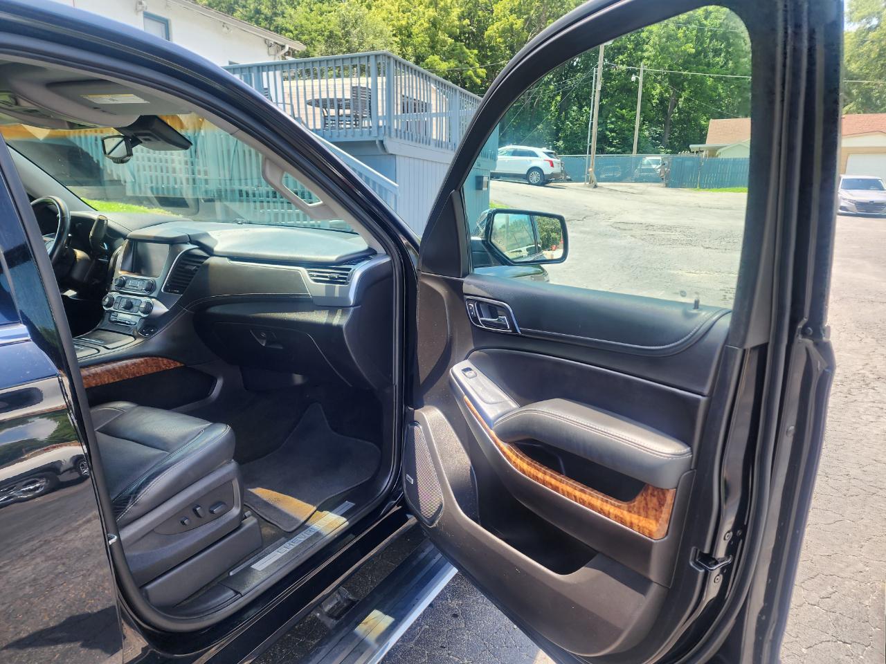 Chevrolet Suburban Premier 4WD 2017