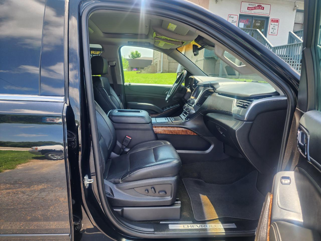 Chevrolet Suburban Premier 4WD 2017